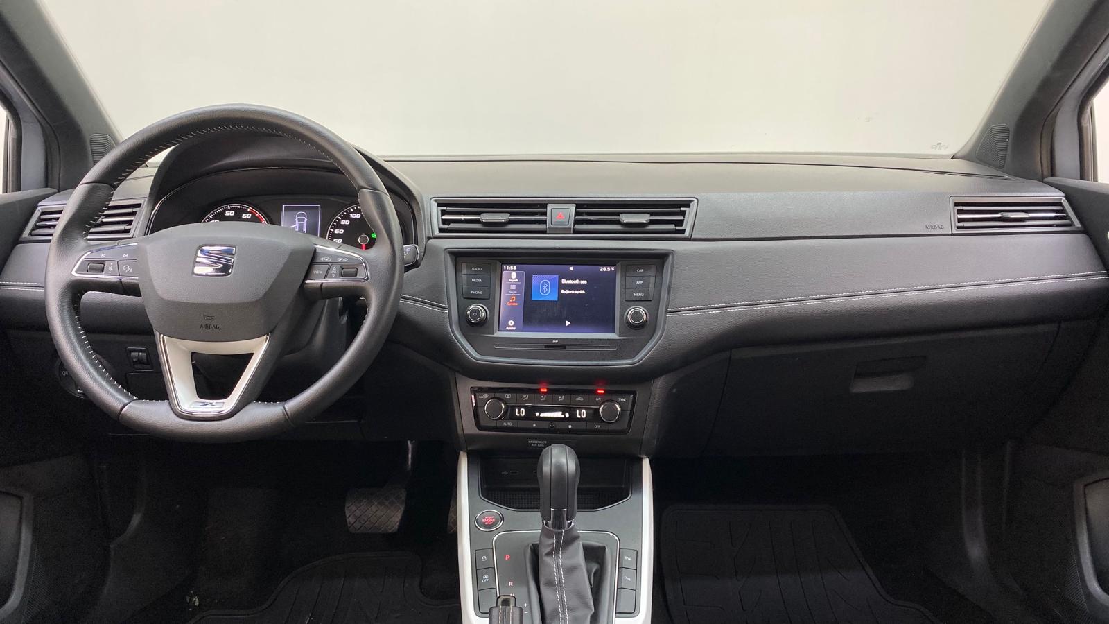 SEAT ARONA 8